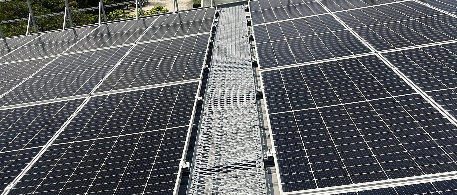 志晏企業廠房屋頂 99.68 kWp 太陽光電系統